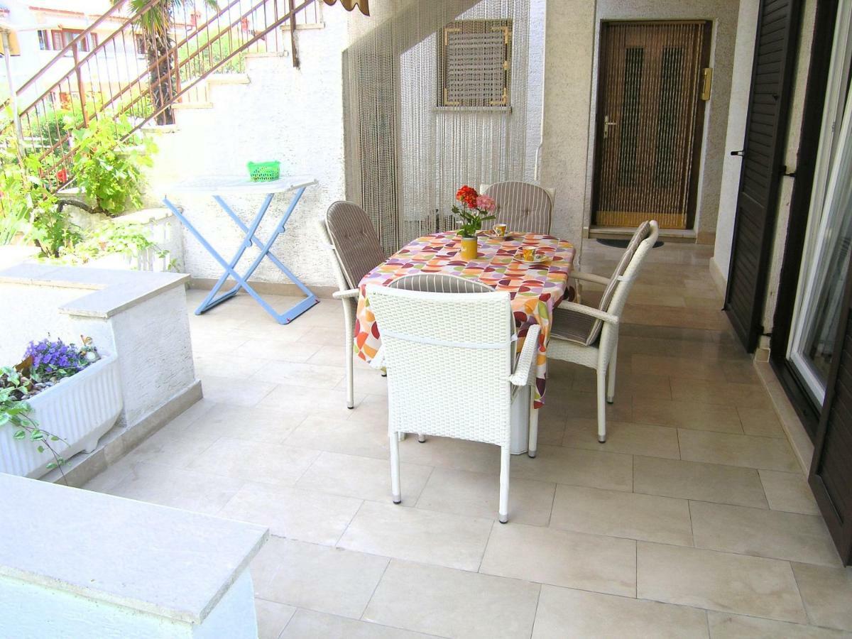 Apartment Zora Krk Town Esterno foto