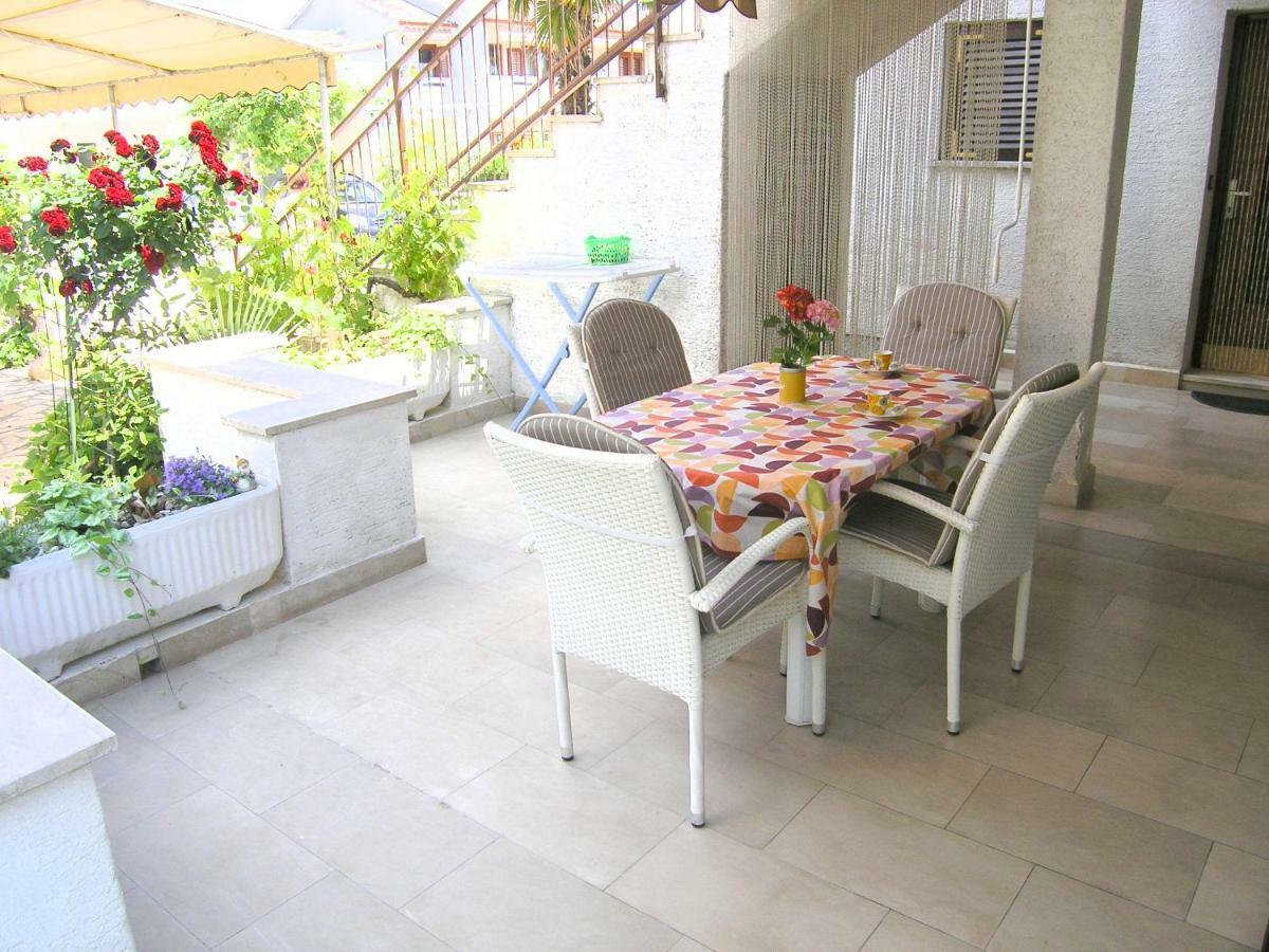 Apartment Zora Krk Town Esterno foto